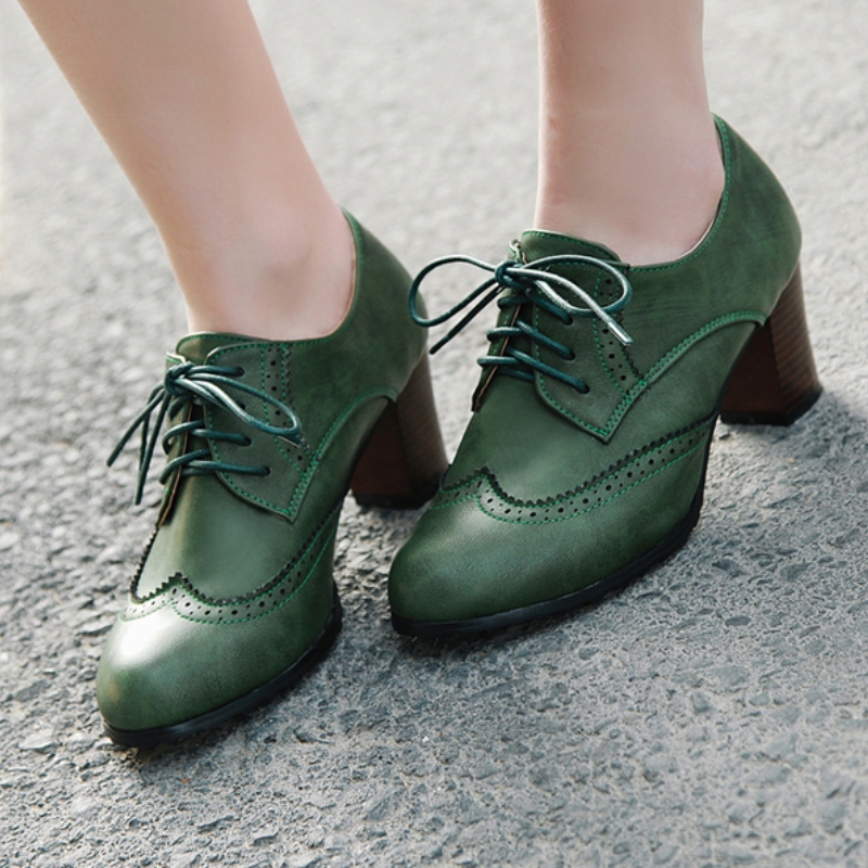 Vintage Women's High Heels Loa - Guipure Lace Panel 评论和价格
