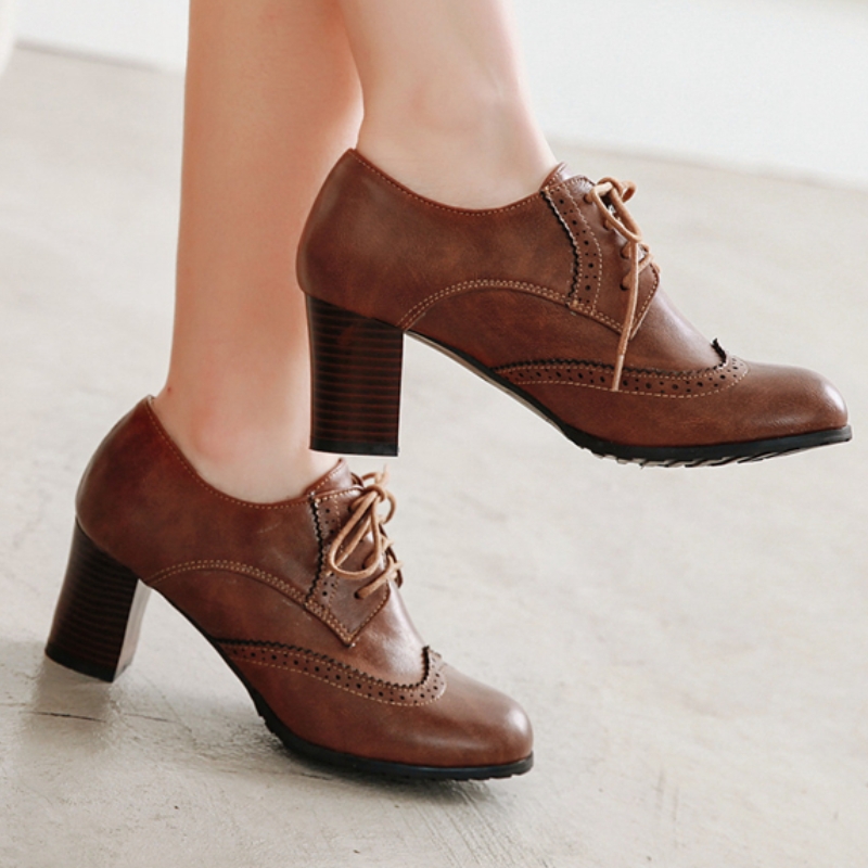 Vintage Women's High Heels Loa - Guipure Lace Panel 评论和价格